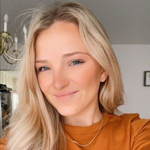 Meet your Posher, Abby